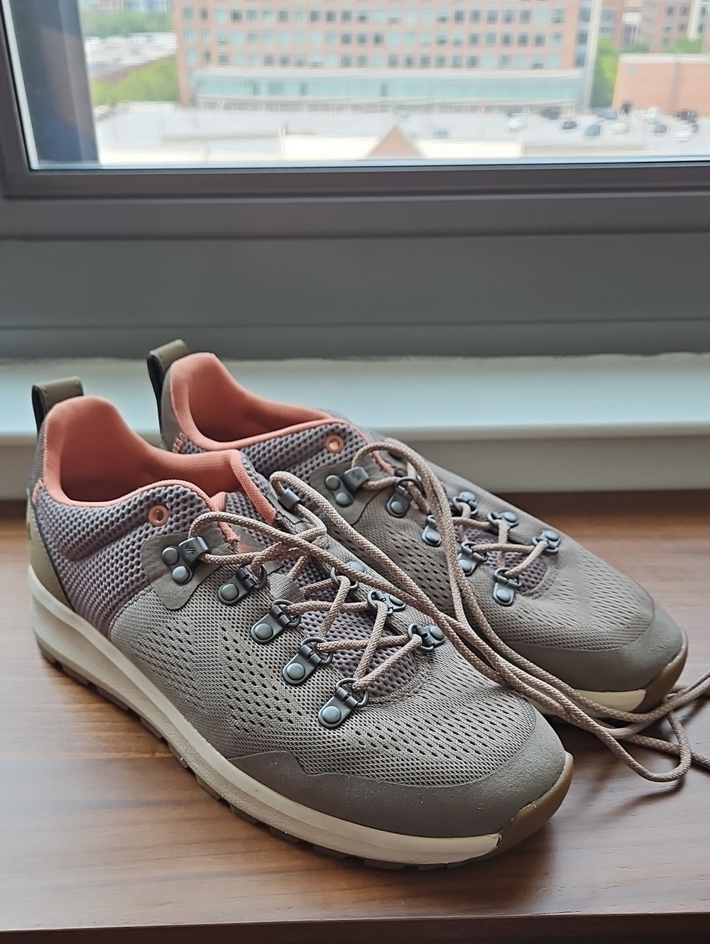 Women’s Hiking Sneakers
